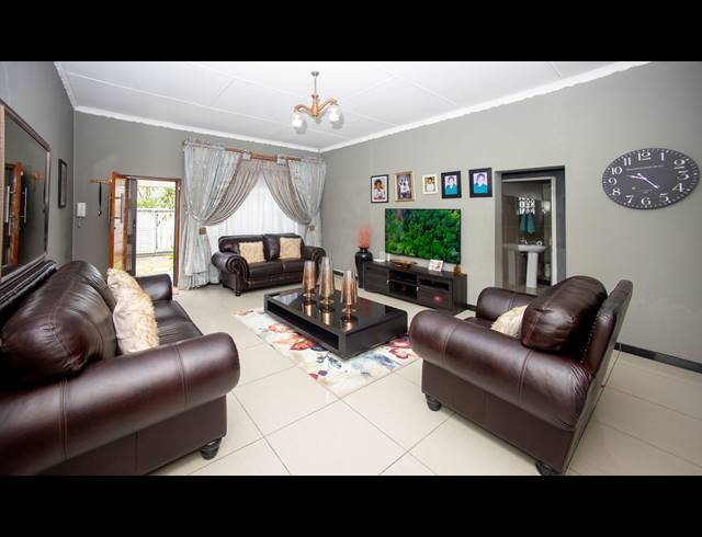 4 BEDROOM HOUSE FOR SALE IN AMALINDA